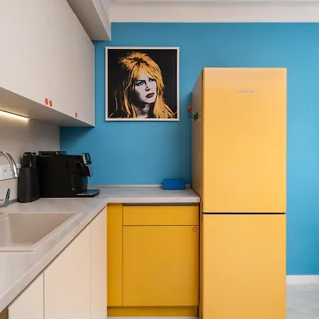 New - Pink Lipstick Lounge - Design Look - Feel Apartmán Sofie